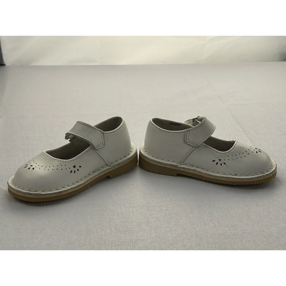 L'Amour Girls Size 5 White Leather Mary Jane Shoes Perforated Floral Dress